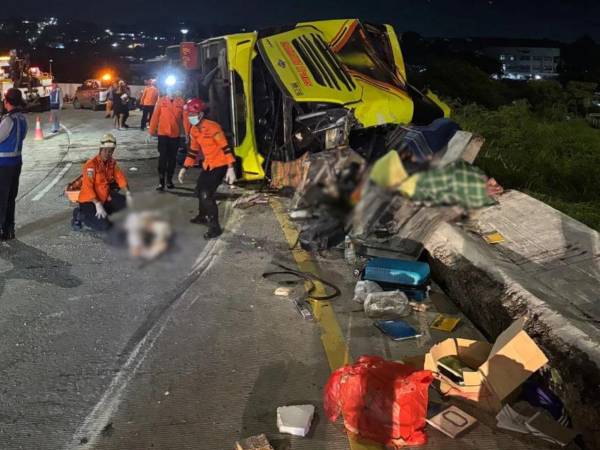 Al menos 16 personas perdieron la vida este miércoles en Indonesia a raíz de choque entre un autobús y un camión cisterna en la isla de Sumatra, al oeste del país, informaron a EFE las autoridades locales.