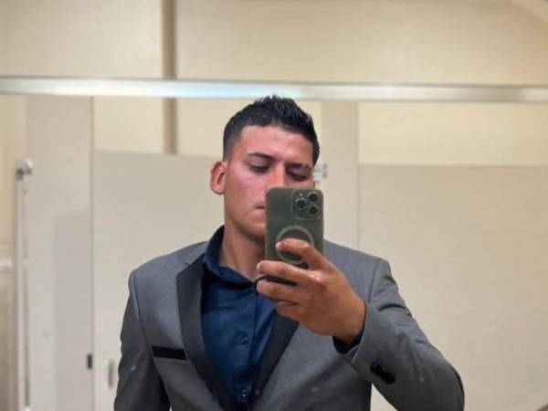 En los últimos días, el hondureño Axel Antonio Espinal Herrera, de 24 años de edad, originario de El Paraíso, fue capturado por agentes policiales en Florida, Estados Unidos. Fue acusado formalmente de haber golpeado y abusado sexualmente de una anciana de 77 años. ¿Qué se sabe del caso? A continuación los detalles.