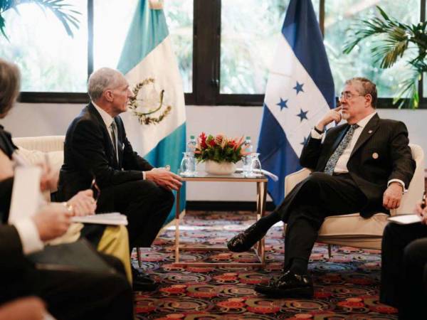 El presidente de la República de Honduras y su homólogo de Guatemala, Bernardo Arévalo, sostuvieron un encuentro en San José, Costa Rica, donde abordaron temas que fortalecen las relaciones entre ambos países.
