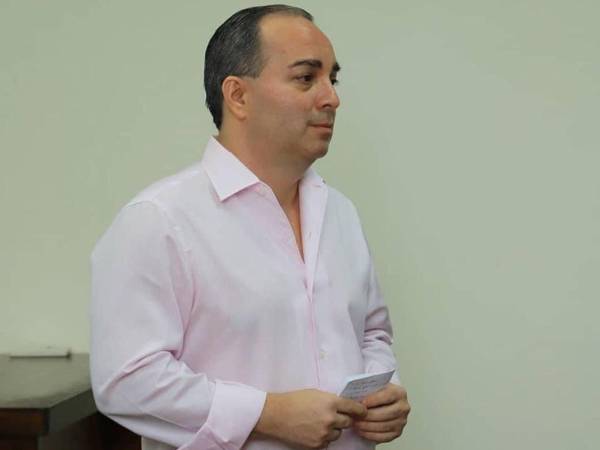 El presidente vitalicio de Marathón salió a dar declaraciones tras las palabras del entrenador de Olimpia, Eduardo Espinel.