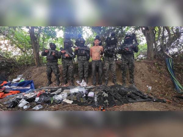 Armas de alto poder, presunta droga y equipo tecnológico que, según las autoridades, era utilizado para actividades ilícitas, fueron decomisados en las últimas horas. Aquí las imágenes.