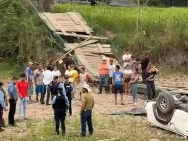 Una tragedia golpeó al municipio de San Francisco del Valle, en el departamento de Ocotepeque, al occidente de Honduras, luego del colapso de un puente colgante que dejó tres personas muertas pertenecientes a una misma familia.