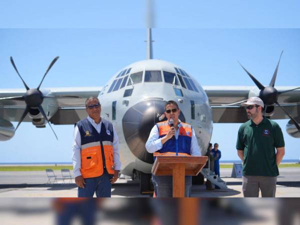 Esta aeronave, operada por la Administración Nacional Oceánica y Atmosférica (NOAA) y la Fuerza Aérea de Estados Unidos, está diseñada específicamente para ingresar en tormentas tropicales y huracanes con el fin de recolectar información vital en tiempo real. Aquí los detalles de su llegada al país.