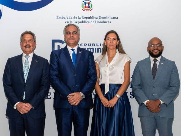 El secretario ejecutivo del CNI, Epaminondas Marinakys, participó como panelista junto a representantes del sector público y privado de Honduras y RD.