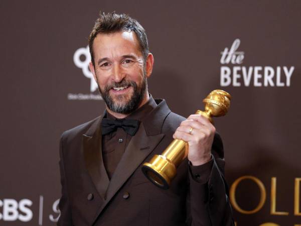 Mejor Actor en serie televisión: Noah Wyle por The Pitt / Primer Golden Globe