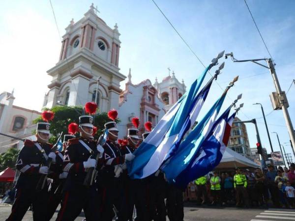 Ante las recientes denuncias de supuestos cobros no autorizados a centros educativos públicos y privados, la ministra de Educación, Arely Argueta, anunció este lunes 31 de agosto el envío de comisiones especiales para investigar las oficinas municipales, distritales y departamentales que han sido señaladas.