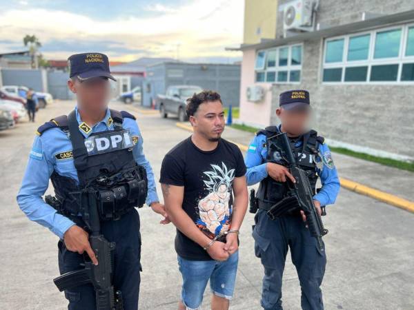 Edras Nehemías Guzmán García, de oficio guardia de seguridad, fue capturado por elementos de la Policía Nacional (PN).
