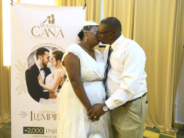 Tras una década de vivir en unión libre, Javier Palacios y Ada Meléndez decidieron formalizar su relación y sellar su amor legalmente.