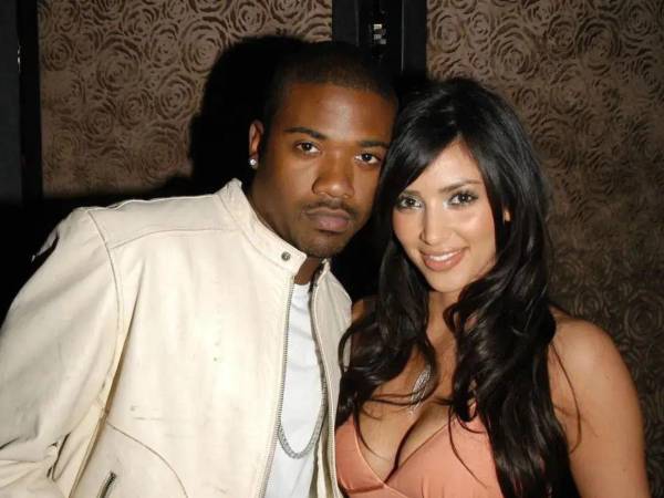 Una presentación de Ray J, el conocido exnovio de Kim Kardashian, dejó a todos sus seguidores sumamente preocupados, pues apareció con el ojo sangrando y con un monitor pegado al pecho. ¿Qué se sabe de su estado de salud? Esto dijo el famoso.