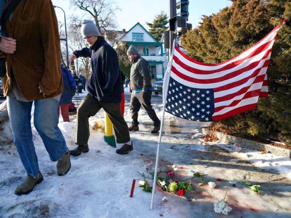 Algunos de sus vecinos, la han descrito como una mujer amorosa y amable. La ahora fallecida, vivía en la ciudad junto a su pareja y dejó a un hijo de 6 años.