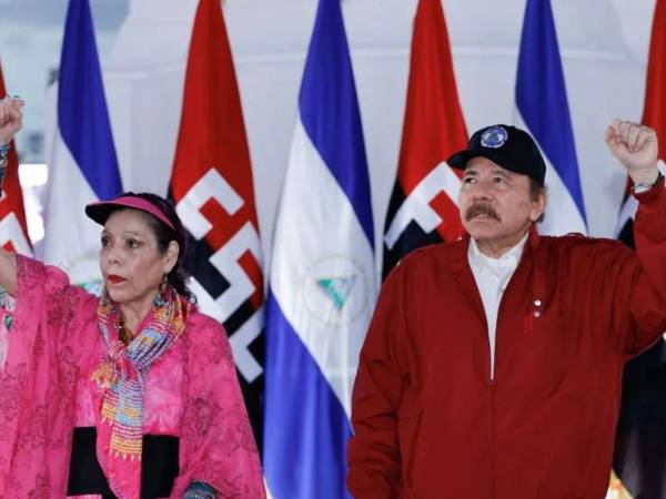 Daniel Ortega cumple 19 años en el gobierno que copreside con su esposa, Rosario Murillo.