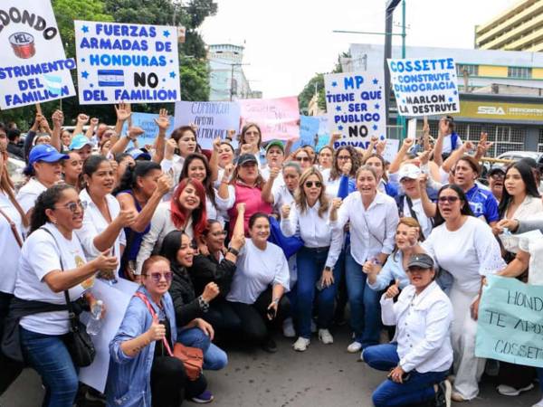 La movilización pacífica reunió a empresarias, productoras, académicas y lideresas comunitarias que demandaron elecciones libres, transparentes y seguras.