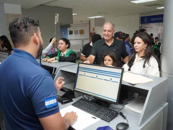 Personal autorizado por el Instituto Nacional de Migración (INM) es el encargado de realizar los trámites a favor de los menores de edad en el aeropuerto Internacional Toncontín.