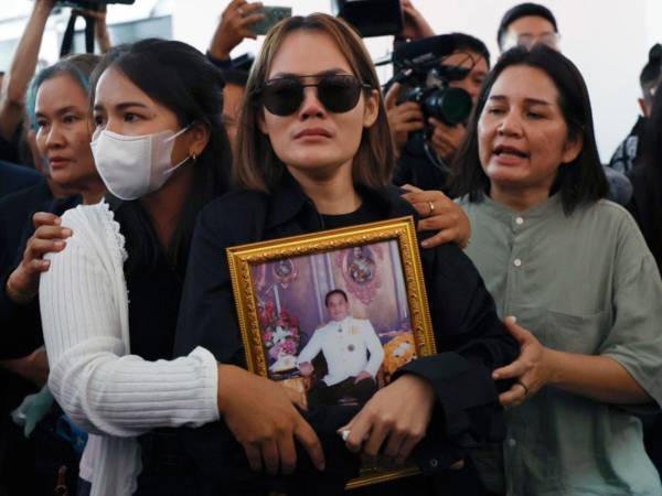 Las autoridades tailandesas elevaron este sábado a nueve el número de fallecidos por el tiroteo registrado el viernes en Tailandia que afectó a una escuela al norte de Bangkok, tras confirmar la muerte de una estudiante.