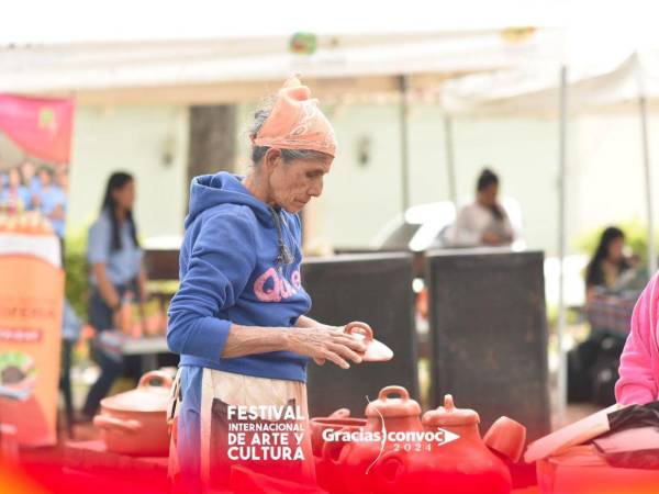 La alfarería Lenca, memoria de la tierra, tiene su espacio en este festival.