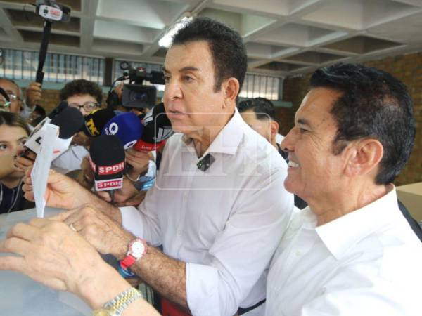 Salvador Nasralla llama a su estructura a no abandonar las mesas durante el escrutinio