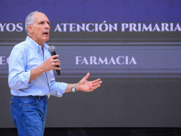 El presidente de la República, Nasry Asfura, inauguró este lunes el programa La salud más cerca de usted en el municipio de Candelaria, departamento de Lempira.