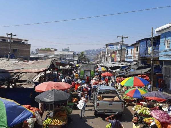 La comuna capitalina indicó que estos operativos incluyen la supervisión constante de tránsito y el monitoreo de comerciantes.