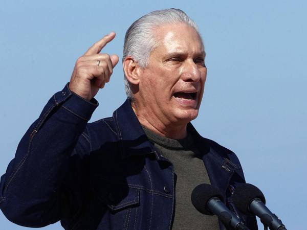 Costa Rica además dispuso el retorno de su embajador en La Habana, José María Borja.