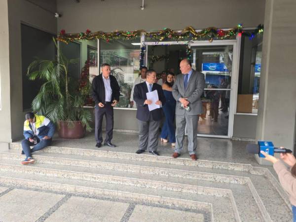 La denuncia fue interpuesta por el abogado Jaime Rodríguez y otros abogados del Partido Nacional, ante la Unidad Especializada contra Delitos Electorales (Uecde).