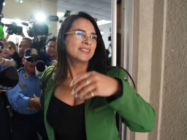 Los imputados en el caso de Sedesol, entre ellos la diputada Isis Cuéllar, gozan de arresto domiciliario; no han asistido a las audiencias porque no es obligatorio en esa etapa procesal.