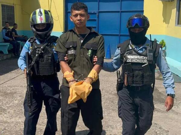 Un adolescente de 14 años, de origen chino, perdió la vida de un escopetazo en la cabeza a manos de un guardia de seguridad. El brutal ataque se ha convertido en el eslabón más reciente de una cadena de sangre que involucra a vigilantes privados en crímenes contra civiles y hasta sus propios compañeros. A continuación el recuento de los casos más sonados en el país.