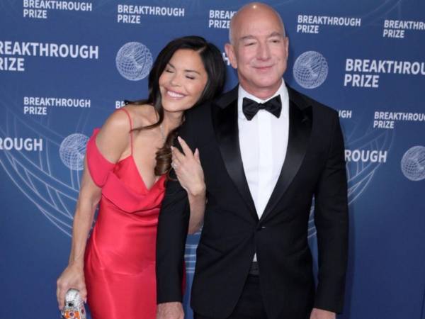 La decisión de Anna Wintour de incorporar a Jeff Bezos y Lauren Sánchez como copatrocinadores del Met Gala 2026 ha puesto sobre la mesa una pregunta que la industria de la moda llevaba años evitando: si el acceso a sus espacios más exclusivos puede, simplemente, comprarse.