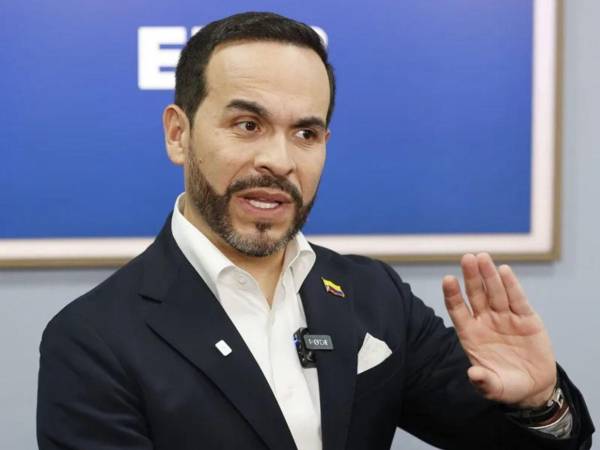 El abogado penalista Abelardo de la Espriella, un ‘outsider’ en la carrera presidencial colombiana, mostró los colmillos del tigre en las elecciones de este domingo 31 de mayo al contradecir las encuestas y ser el candidato más votado, lo que le permitirá disputar el cargo en el balotaje el próximo 21 de junio.