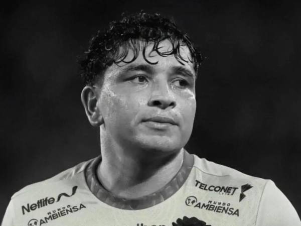 El jugador se ha mostrado muy dolido luego del asesinato de Mario Pineida y ha dejado una frase donde está pensando retirarse luego de lo ocurrido