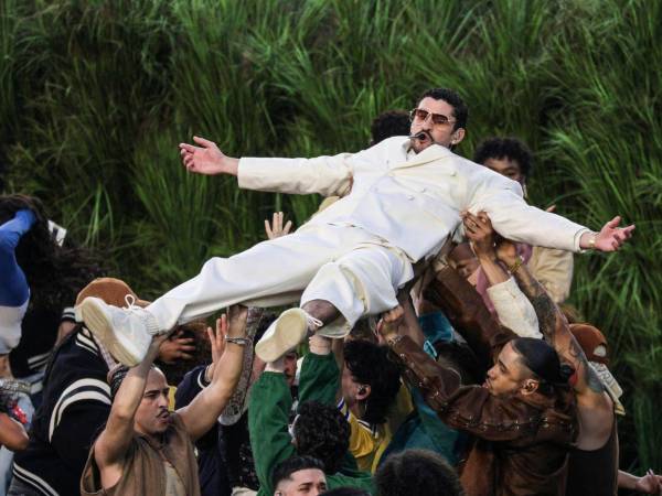 Tras ganar el Grammy al Mejor Álbum del Año con su disco en español y conquistar el Super Bowl, Bad Bunny mantiene su gira internacional con paradas en 15 países.