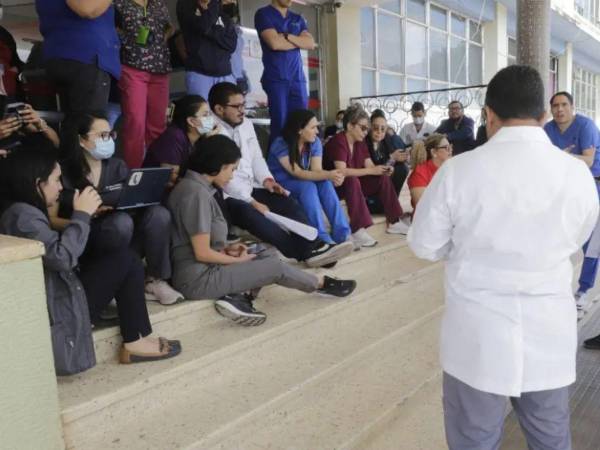 Este domingo los médicos cumplen 29 días consecutivos de paralizar la consulta externa en los diferentes establecimientos sanitarios.