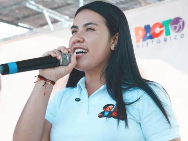 El vehículo de la congresista recibió un disparo durante un recorrido en Antioquia.