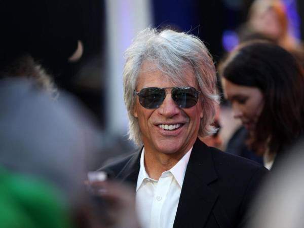 No tiren sus entradas, voy a buscar una solución, ¿de acuerdo? No se preocupen, dijo Bon Jovi al público.