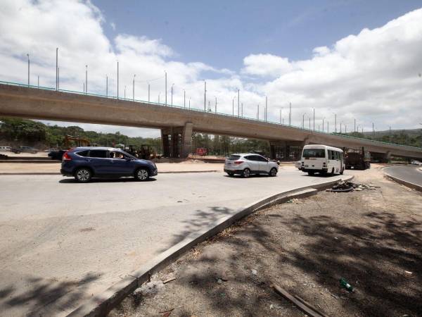 Zelaya aseguró que no se establecerá una fecha de apertura hasta conocer las condiciones estructurales del puente y determinar las obras que sean necesarias.