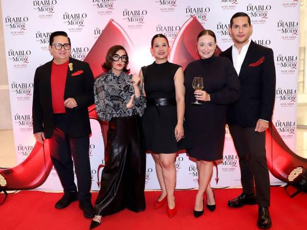 El evento congregó a un selecto grupo de invitados, entre ellos destacadas figuras del ámbito social, la moda y el entretenimiento.