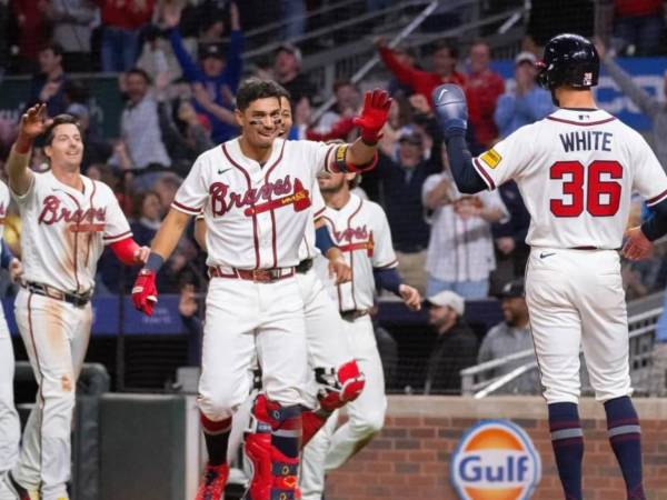 Dubón también lidera al equipo en varias categorías defensivas.