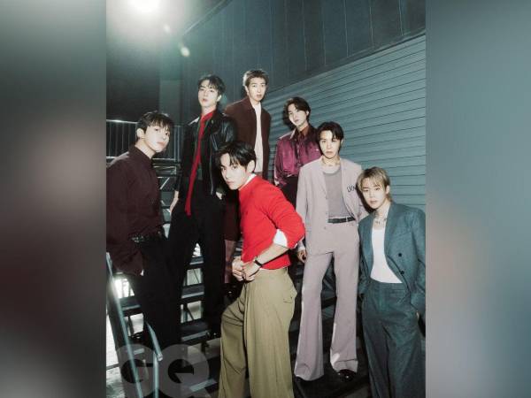 Hace casi cuatro año BTS se tomó una pausa para que sus miembros realizaran el servicio militar obligatorio. Pero el no hacerlo todos al mismo tiempo ha permitido que el nombre de BTS siga presente, aunque en estos años desde los proyectos individuales de sus miembros.