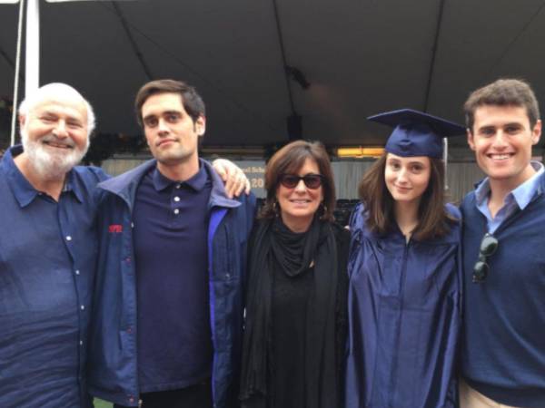 Nick Reiner nació el 14 de septiembre de 1993 y es el segund0 de los tres hijos que tuvo Rob y Michele Reiner.