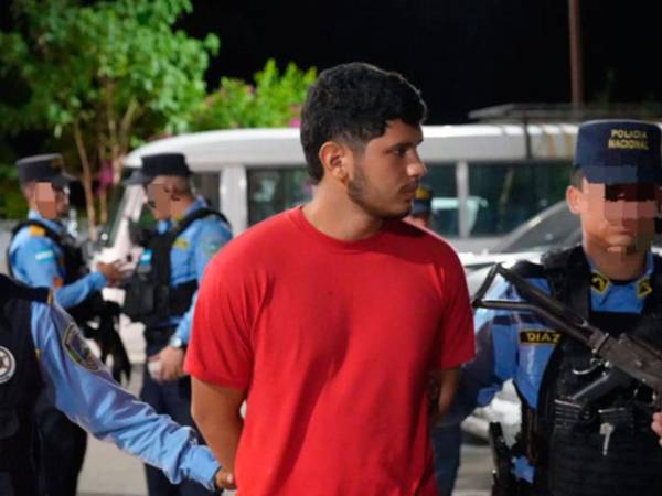 Jancarlos Ali Villanueva Reyes es señalado como el autor intelectual de la muerte del joven Darwin Antonio Bueso, quien era su amigo y compañero en la universidad.