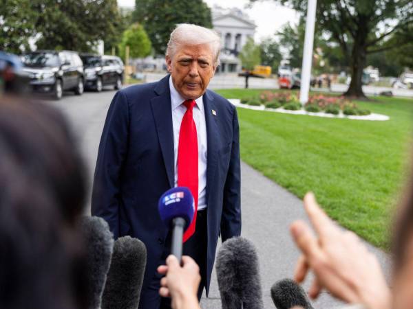 El presidente de Estados Unidos, Donald Trump, advirtió que impondrá aranceles del 25% a las naciones que hagan negocios con Irán.