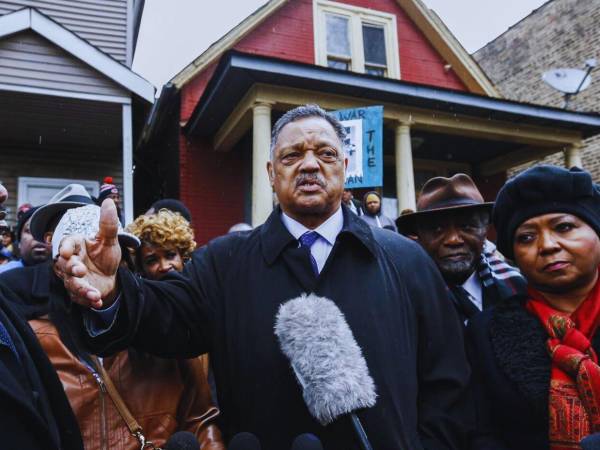 El reverendo Jesse Jackson, fallecido este martes a los 84 años, dedicó su vida al activismo político, que le convirtieron en una figura destacada en la lucha por la igualdad y la justicia social en Estados Unidos.