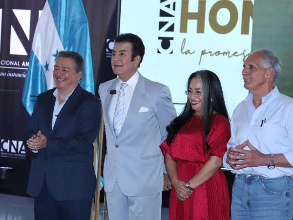 Chano Rivera, Salvador Nasralla, Tito Asfura y Nelson Ávila vía Zoom, firman declaratoria anticorrupción con el CNA, mientras que la candidata Rixi Moncada de Libre no asistió al acto.