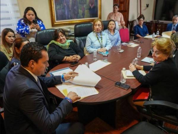 Encuentro de Tomás Zambrano con organizaciones de discapacidad para promover su bienestar.
