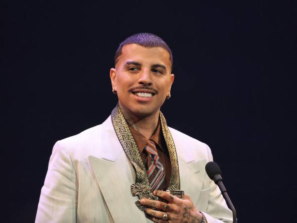 El 12 de noviembre, Rauw lanzará un documental extendido que permitirá a sus seguidores conocer más a fondo sus raíces.