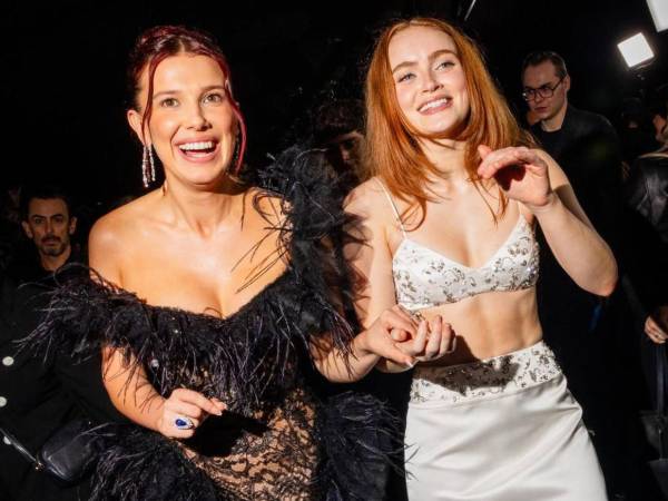 El reparto se despide de la saga con una mezcla de sentimientos: Gaten Matarazzo (Dustin) describió el adiós como abrumador pero hermoso, un final que te golpea como un camión.