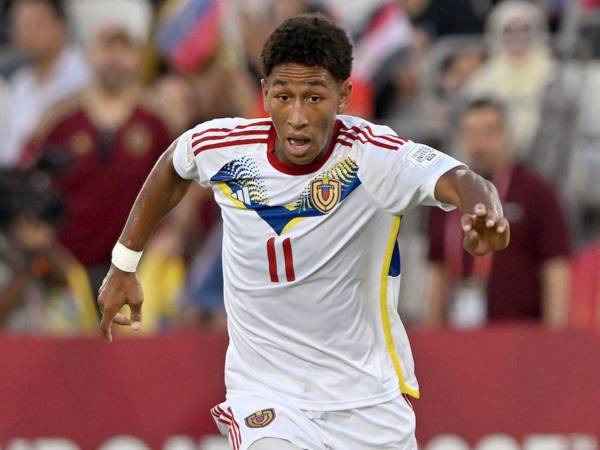 La Federación Venezolana de Fútbol (FVF) confirmó la muerte de Yimvert Berroterán, joven mediocampista de 18 años que permanecía desaparecido desde el desastre natural. El futbolista fue encontrado bajo escombros donde estuvo dos días atrapado, sumándose a las víctimas de los terremotos.