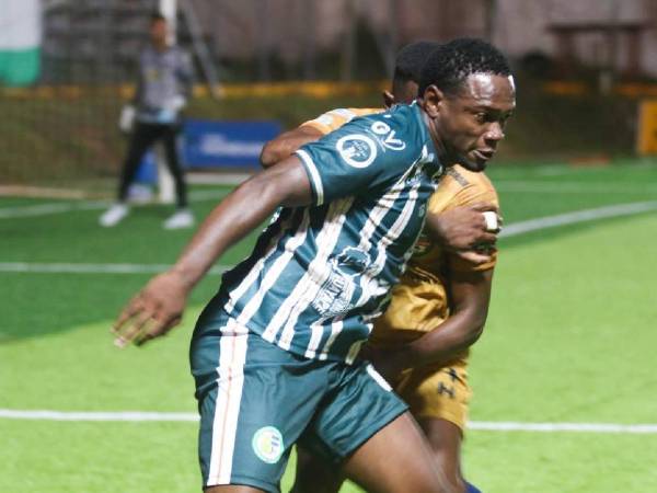 Imágenes del desarrollo del partido.