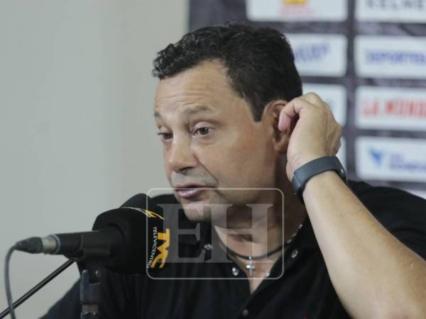 Campos atendió a los medios de comunicación tras sufrido triunfo ante UPFNM.