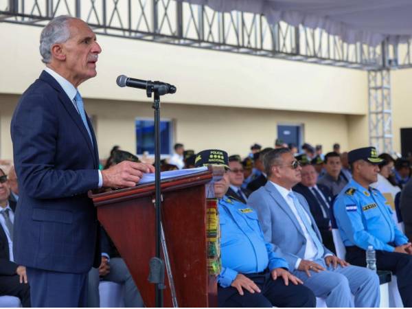 El presidente de la República, Nasry Asfura, participó este martes en la celebración del XI aniversario de la DPI, donde pidió al gremio médico que se encuentra en asambleas informativas, atender a la población.
