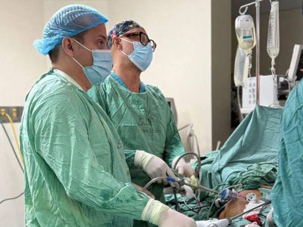 Son más de 13 mil personas las que esperan ser operadas en el sistema de salud nacional.